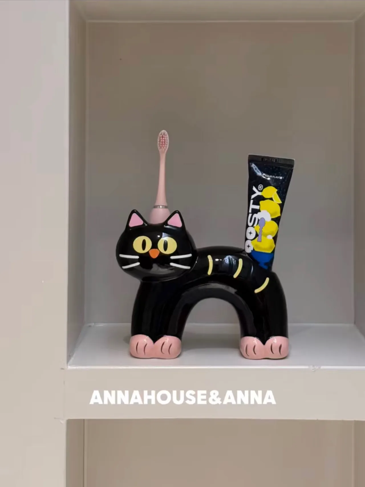 Blush-Paw Cat Toothbrush Holder